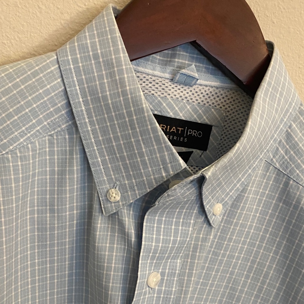 Ariat Pro Series Men’s Jojo Classic LS Light Blue Plaid Button Down Shirt. Med